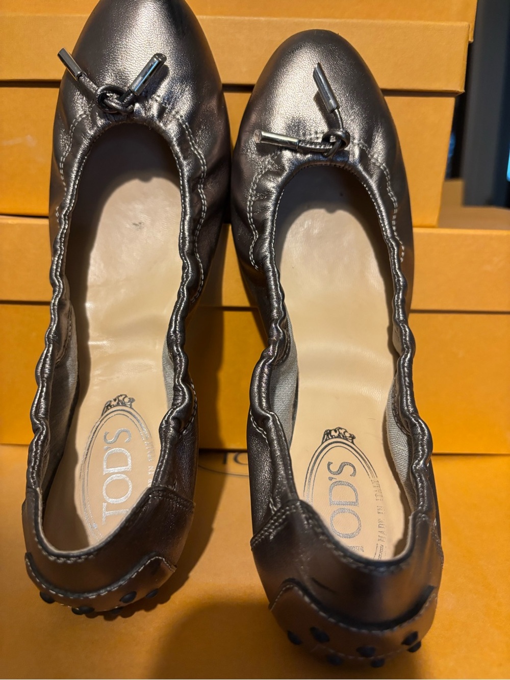 Tod's Metallic Charcoal Leather Ballet Flats with Bow